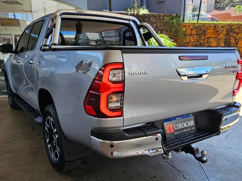 toyota-hilux-2-8-d4d-turbo-diesel-cd-srx-4x4-automatico-wmimagem13010860336